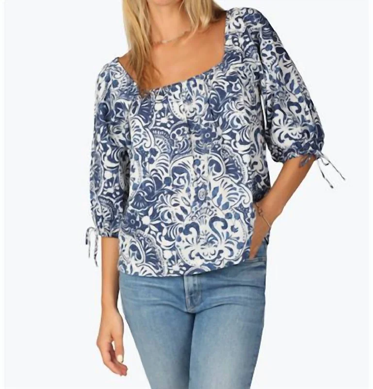 Emma Puffsleeve Blouse In BlueGym Shirts