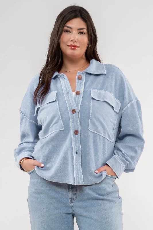 Large women's sweat-wicking topsPLUS VINTAGE WASHED RAW EDGE BUTTON DOWN SHACKET