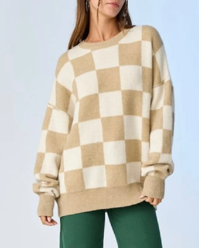 Plus size women's solid color topsTan and white oversized checkered sweater